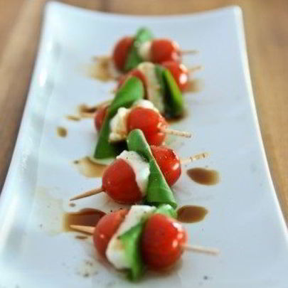 Канапе на шпажках