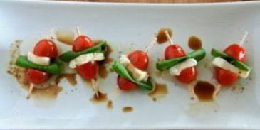 канапе на шпажках