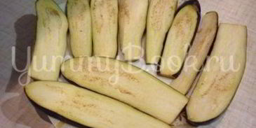 канапе-рулетики из баклажанов с сыром и помидорами