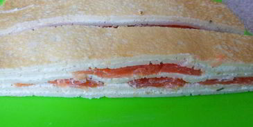 канапе с блинами и семгой