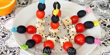 канапе с брынзой и помидорами черри