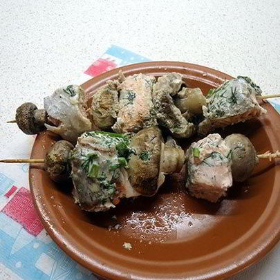 Канапе с грибами на шпажках