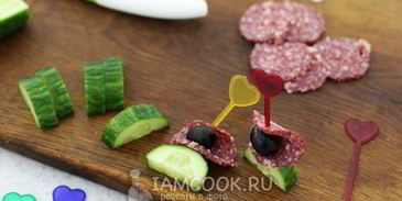 канапе с огурцом