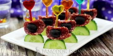 канапе с огурцом