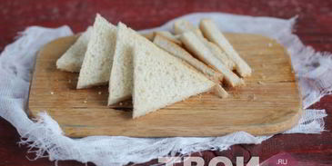 канапе с семгой и паштетом из оливок и маслин