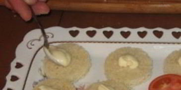 канапе с сыром фета