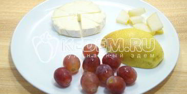 канапе с сыром и виноградом