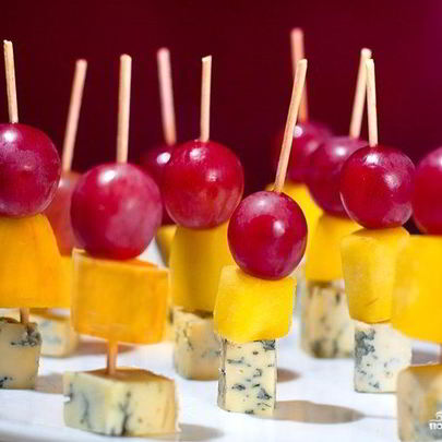 Канапе с виноградом