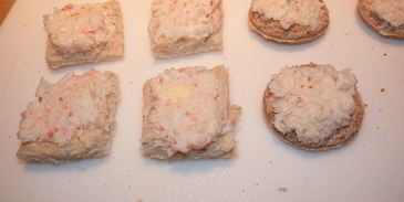 нежные канапе с копченым лососем