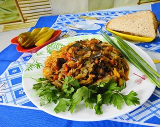 Капуста с баклажанами
