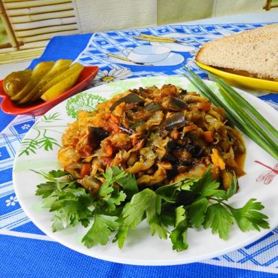 Капуста с баклажанами