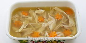 холодец из свиных ножек и курицы