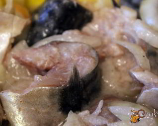 Маринованная скумбрия с луком Суточная