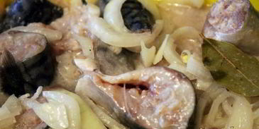 маринованная скумбрия с луком суточная