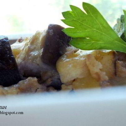 Фриттата с картофелем, баклажанами и грецкими орехами