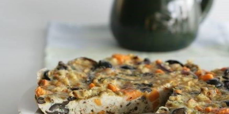 Рецепт фриттаты с оливками, бататом и красным луком