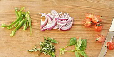 фриттата с сосисками и овощами