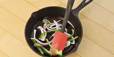 фриттата с сосисками и овощами