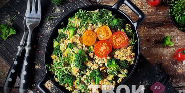 омлет с брокколи