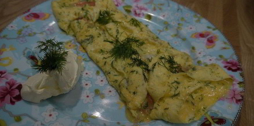 Рецепт омлета с форелью и укропом