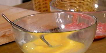 омлет с форелью и укропом