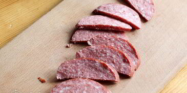 омлет с колбасой и сыром