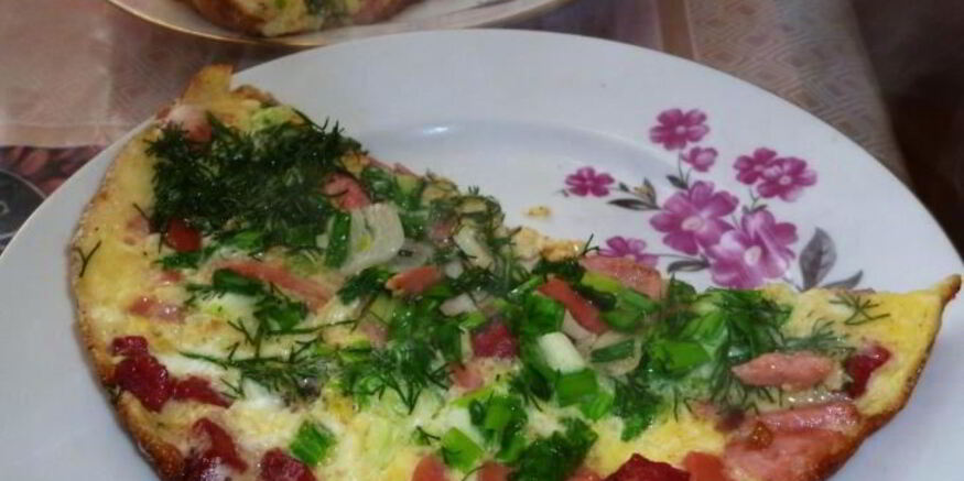 Рецепт омлета с колбасой