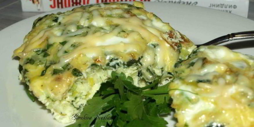 Рецепт омлета с луком-пореем, шпинатом и сыром