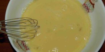 омлет с луком-пореем, шпинатом и сыром