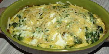 омлет с луком-пореем, шпинатом и сыром