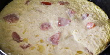 омлет с помидорами