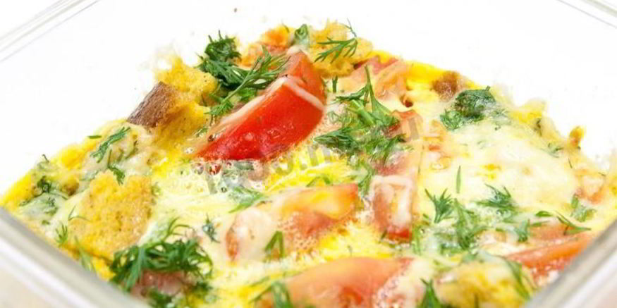 Рецепт омлета с сыром и помидорами в микроволновке