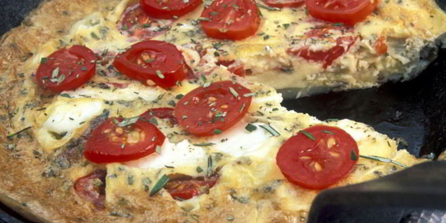 Рецепт омлета с творогом на сковороде