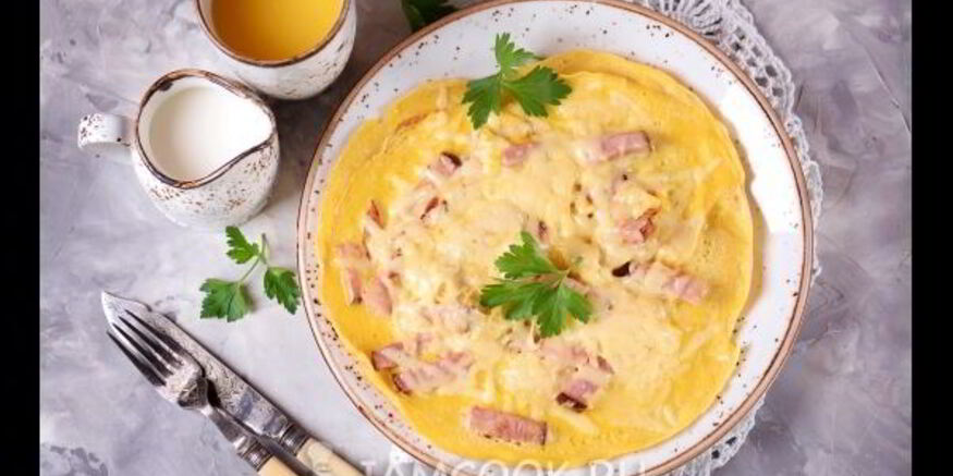 Рецепт омлета с ветчиной и сыром на сковороде