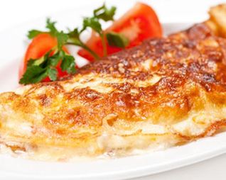 Омлет с зеленью и помидорами