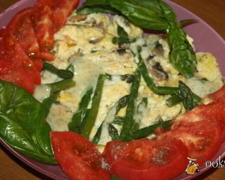 Омлет со спаржей и шампиньонами