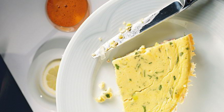 Рецепт омлета-суфле с ветчиной и сыром