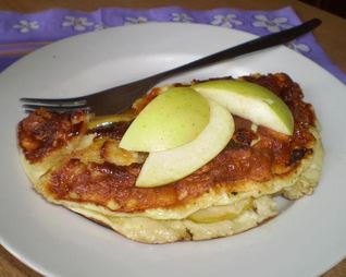 Яблочный омлет