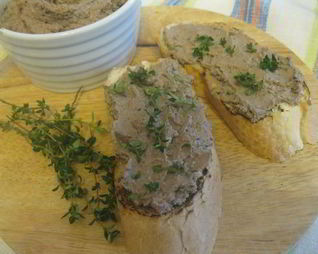 Французский паштет с куриной печенкой и шампанским