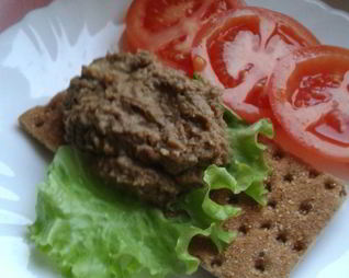 Паштет из чечевицы с кешью и черносливом