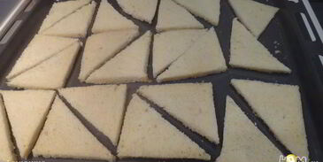 паштет из куринной печени с треугольниками мельбы