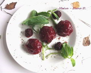 Паштет из куриной печени в ежевичном желе