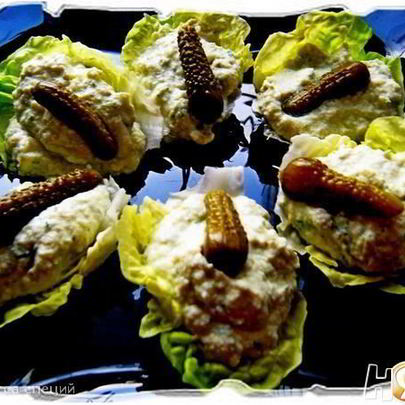 Яичный паштет с корнишонами