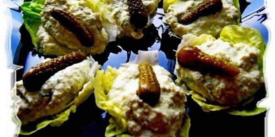 Рецепт яичного паштета с корнишонами