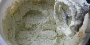 яичный паштет с корнишонами