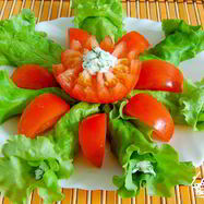Рецепт Пикантной закуски на листьях салата