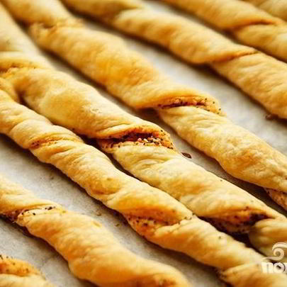 Пряные сырные палочки