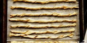 пряные сырные палочки