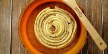 гигантский коричный ролл