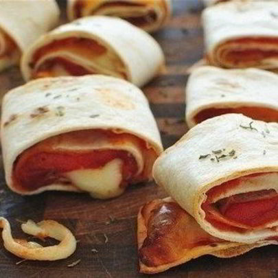 Легкие роллы-пицца из тортильи